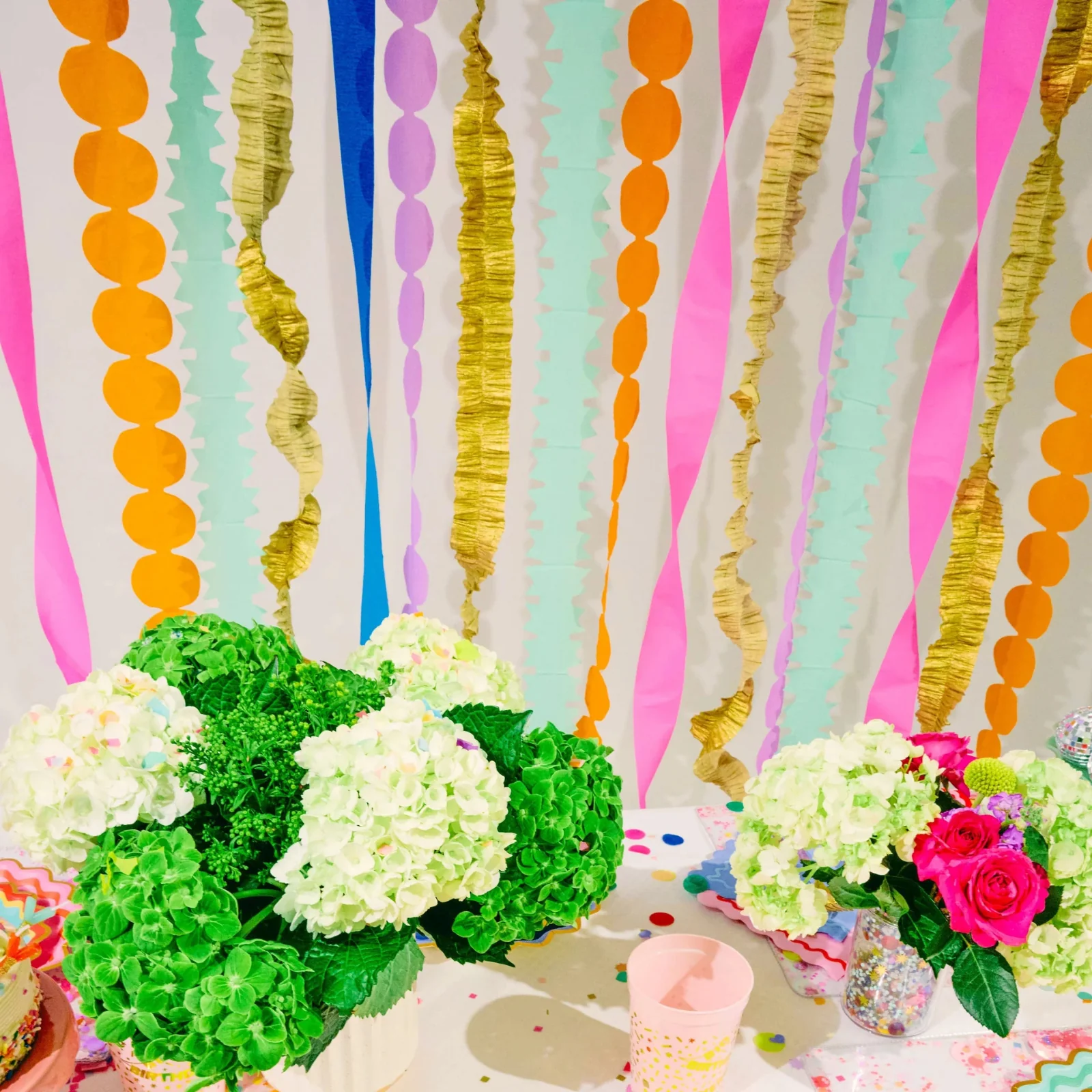 Packed Party Multicolor Party Streamer Set - Image 4